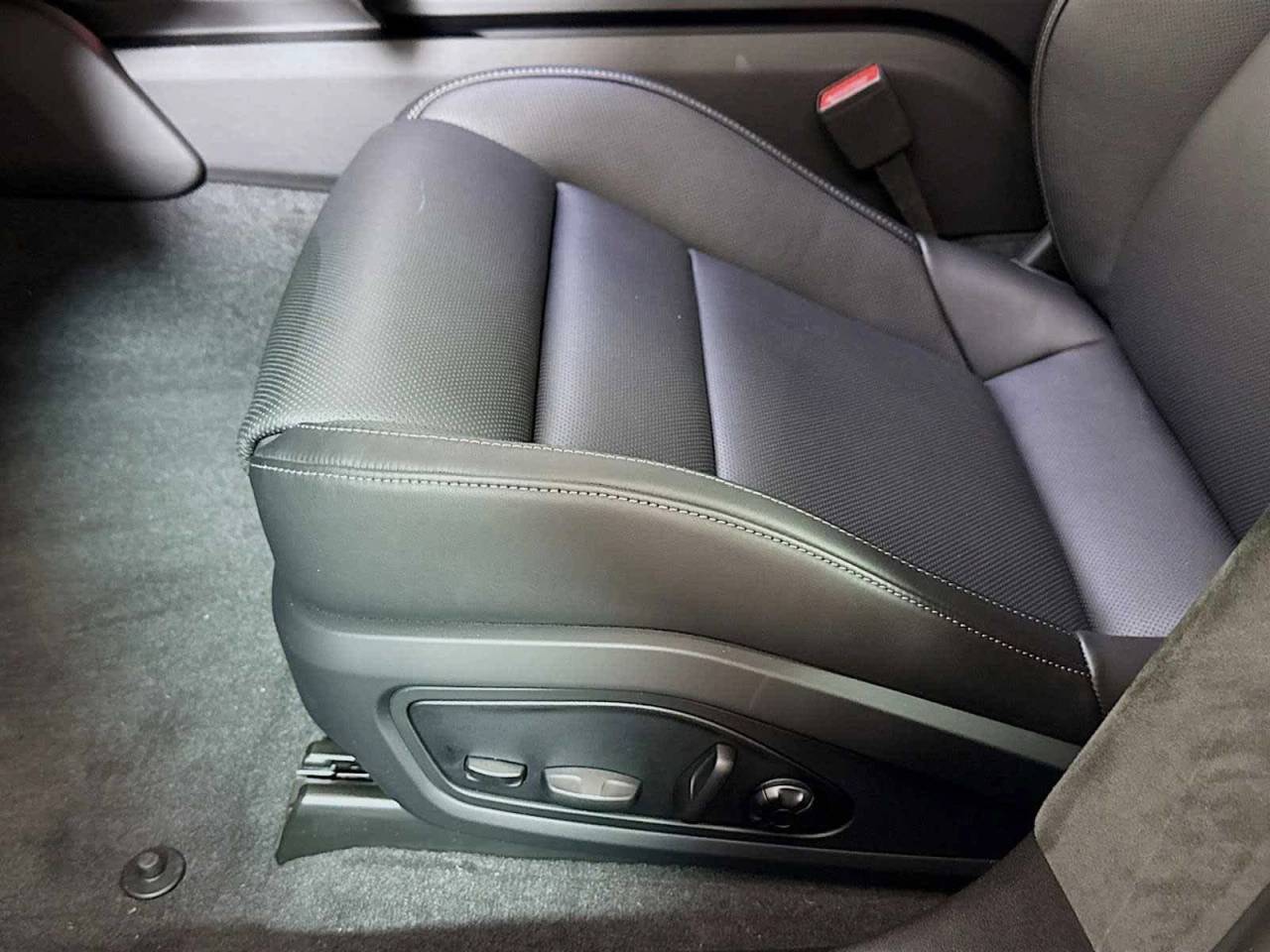 2025 Porsche Taycan Turbo