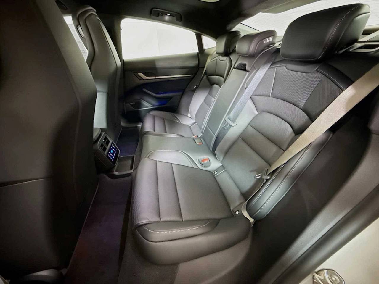 2025 Porsche Taycan Turbo