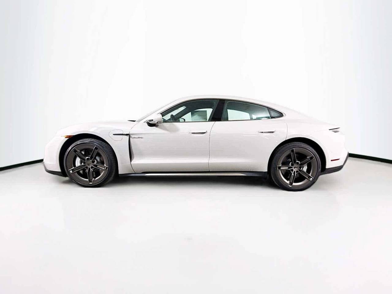 2025 Porsche Taycan Turbo