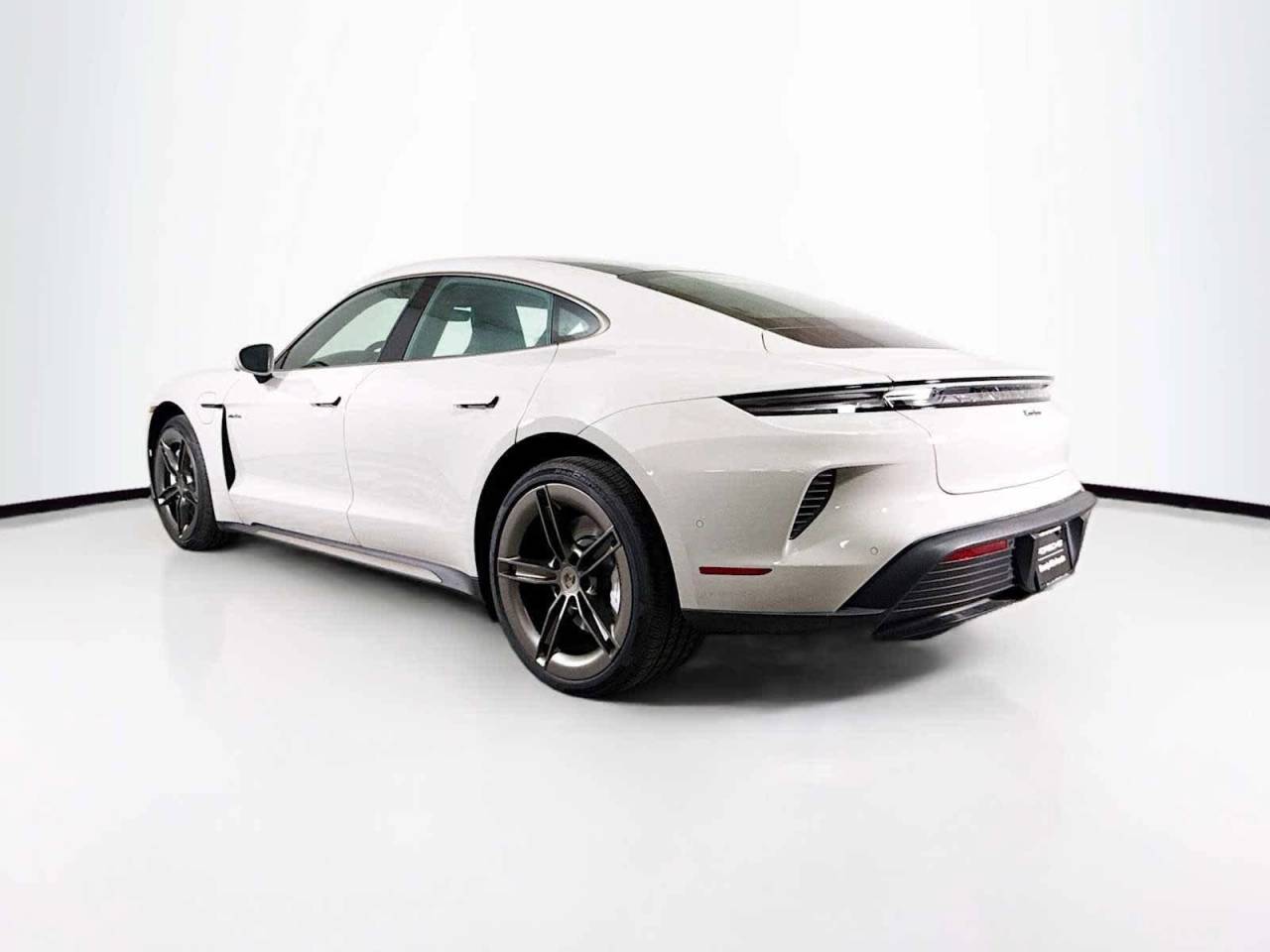 2025 Porsche Taycan Turbo