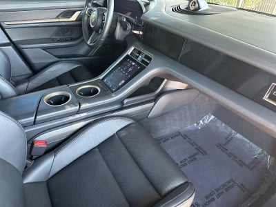 2022 Porsche Taycan Taycan Turbo S (MY22)