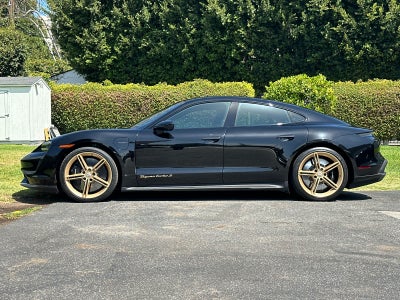 2022 Porsche Taycan Taycan Turbo S (MY22)