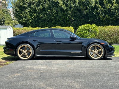 2022 Porsche Taycan Taycan Turbo S (MY22)