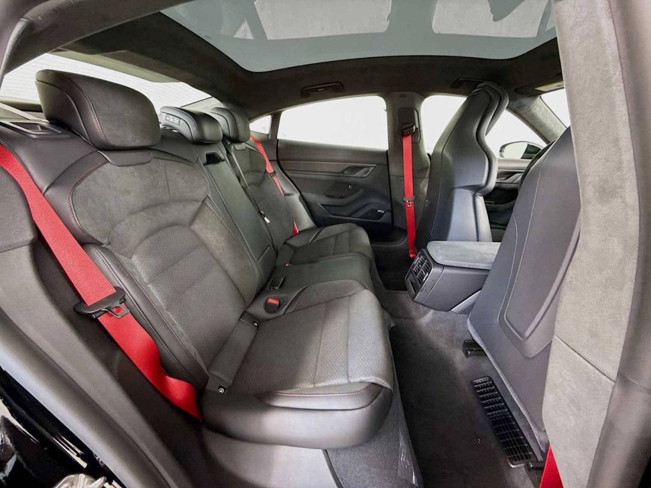 2026 Porsche Taycan GTS