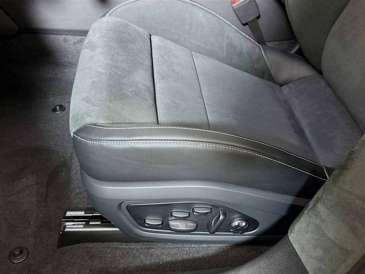 2025 Porsche Taycan Turbo GT with Weissach Package