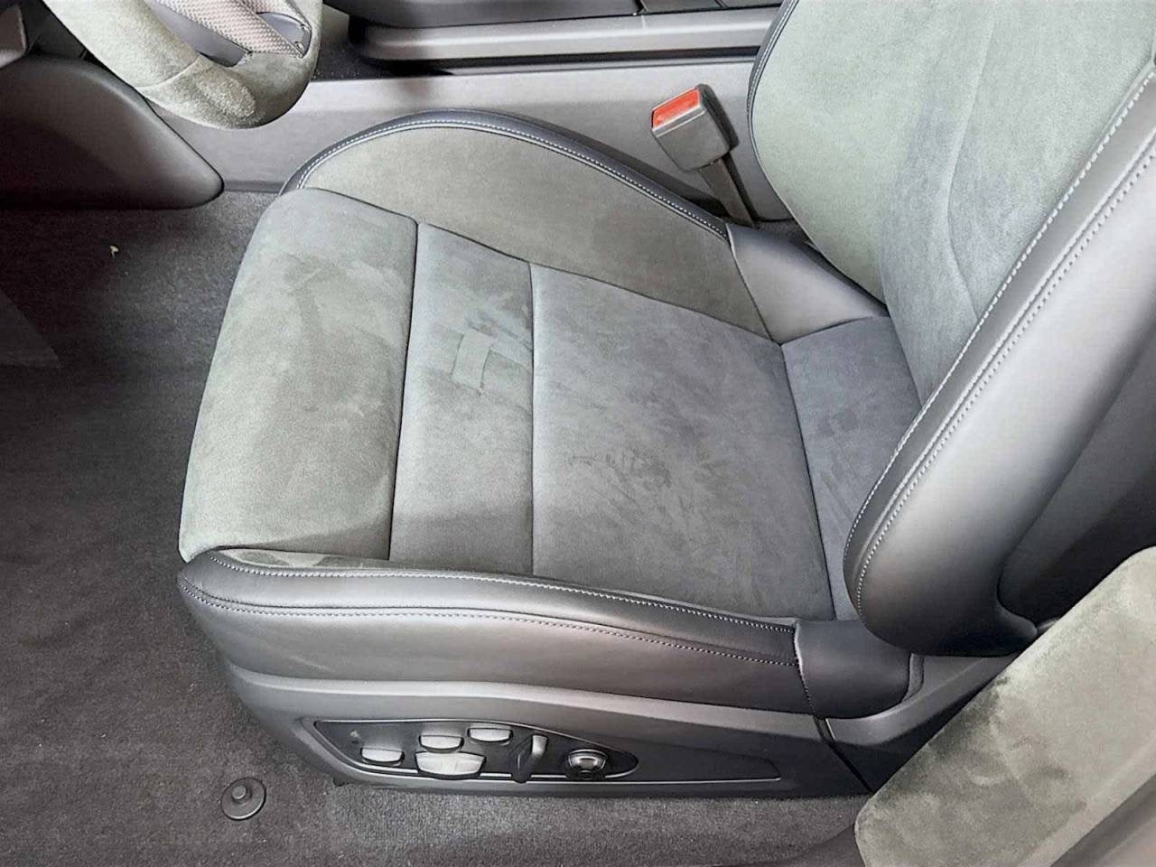 2025 Porsche Taycan Turbo GT