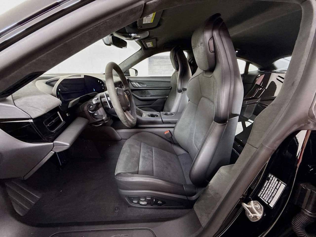 2025 Porsche Taycan Turbo GT