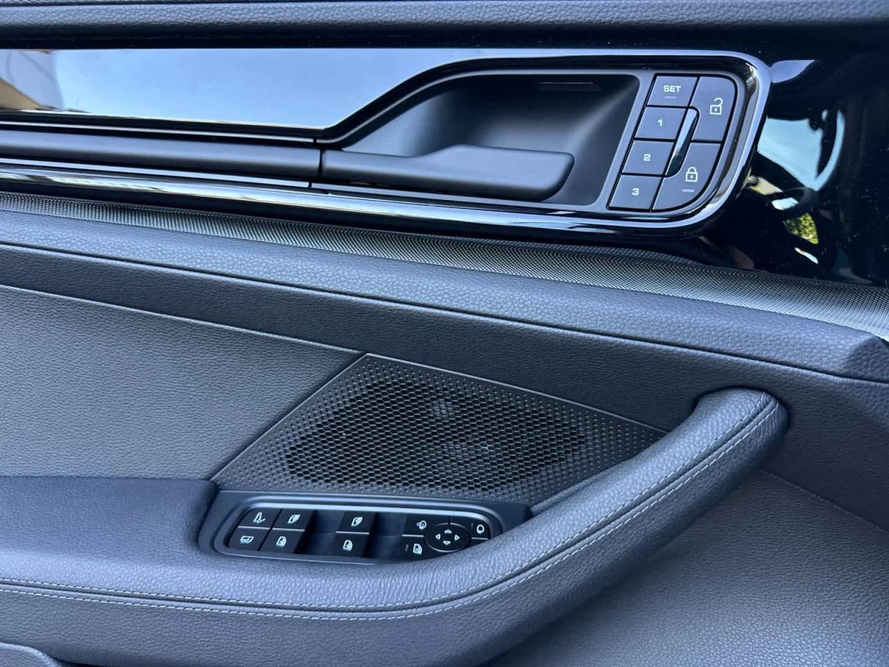 2026 Porsche Panamera 4 E-Hybrid