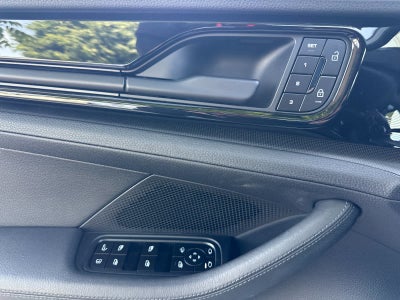 2025 Porsche Panamera 4 E-Hybrid