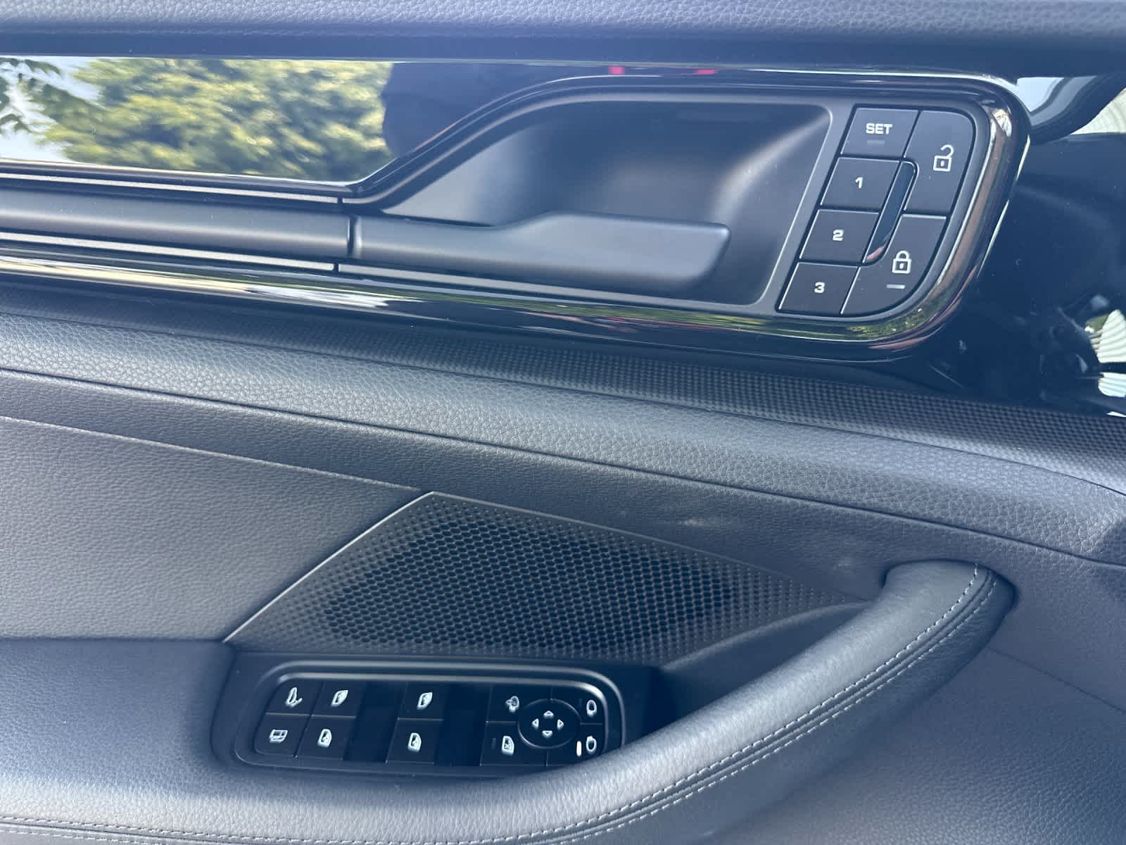 2025 Porsche Panamera 4 E-Hybrid