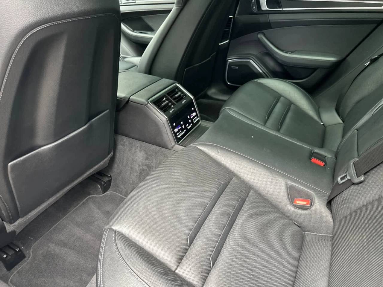 2022 Porsche Panamera Platinum Edition