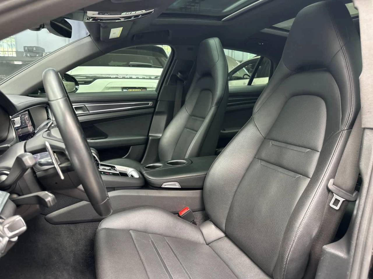 2022 Porsche Panamera Platinum Edition