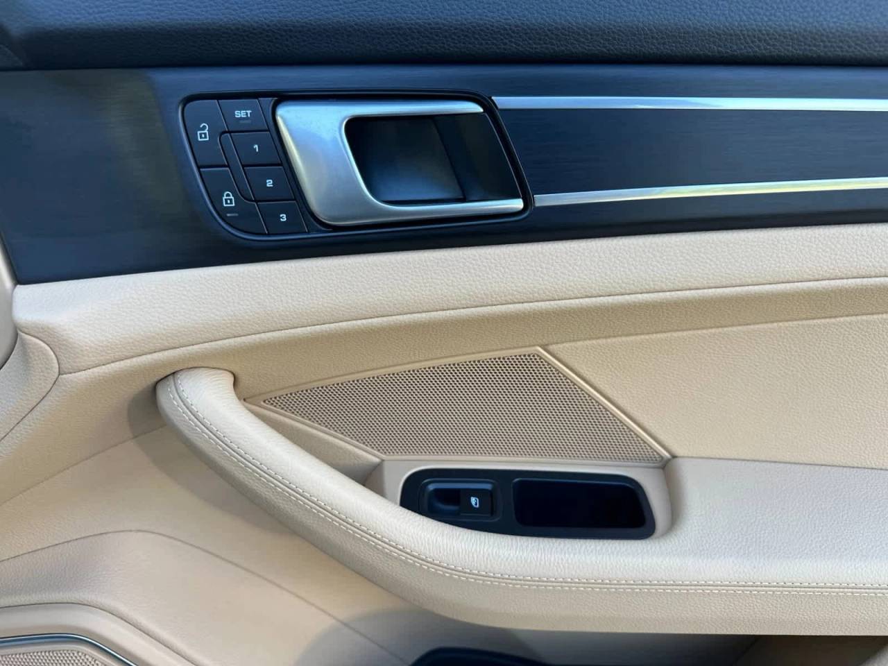 2022 Porsche Panamera Platinum Edition