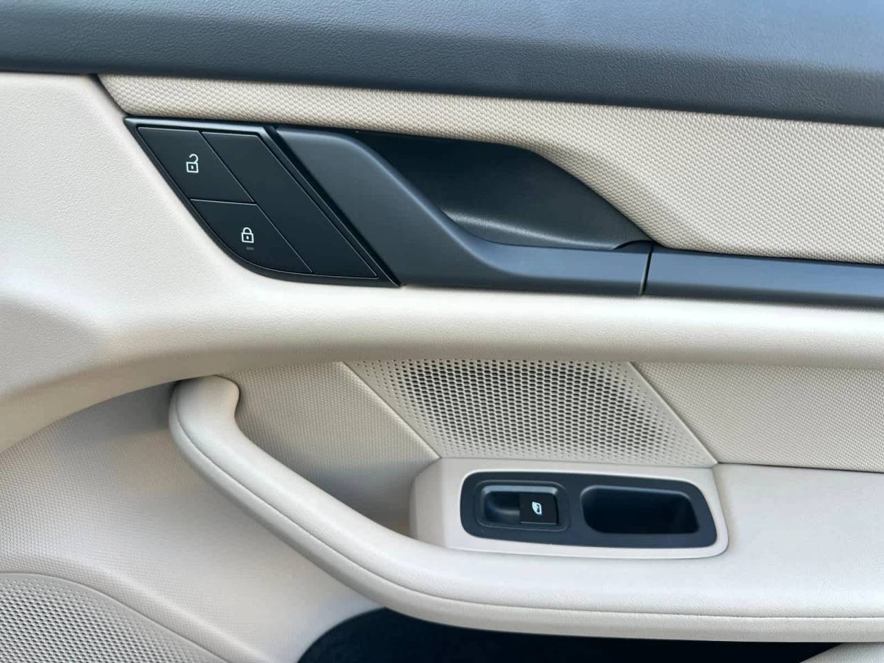 2024 Porsche Taycan 4