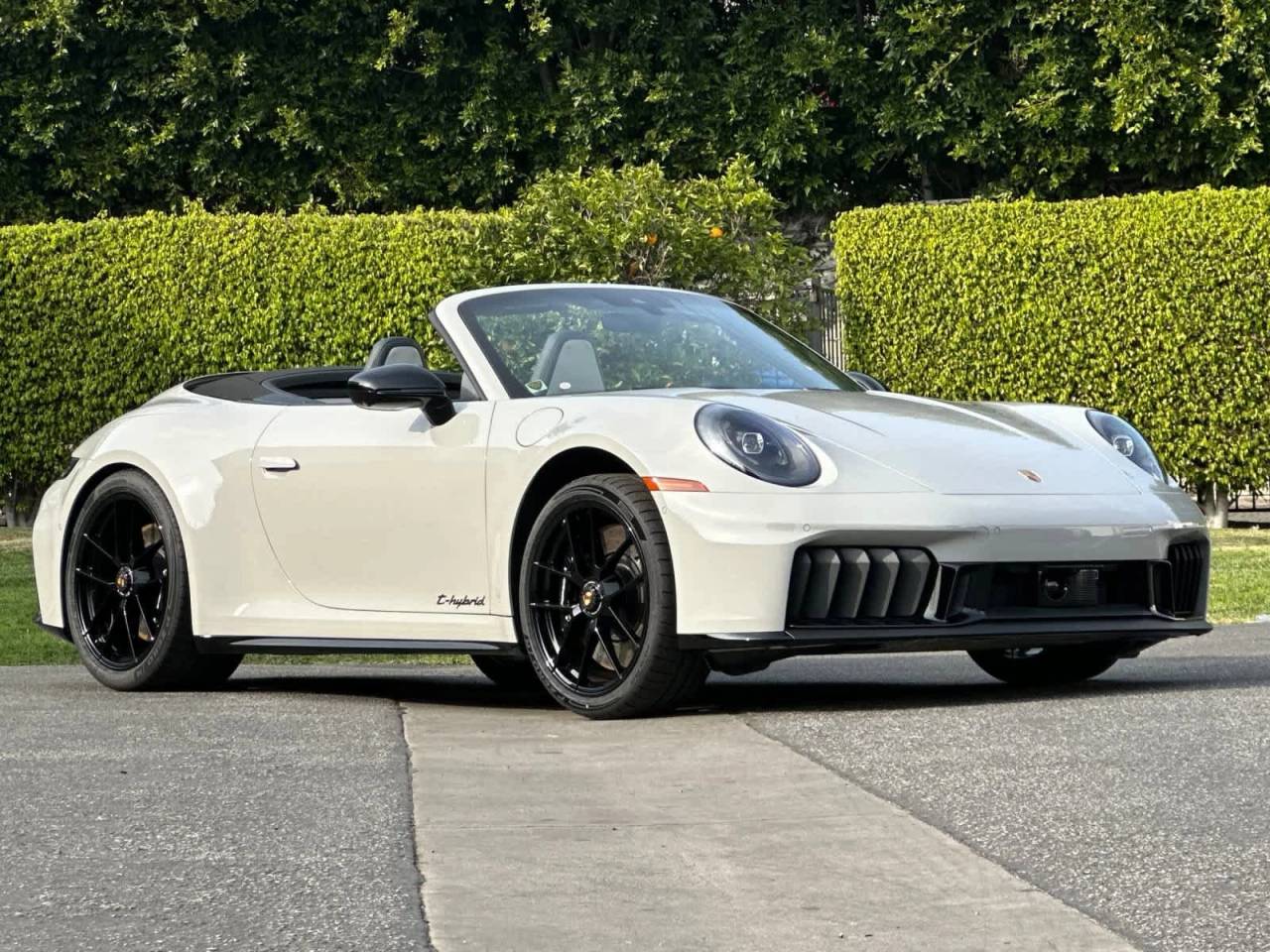 2026 Porsche 911 Carrera 4 GTS