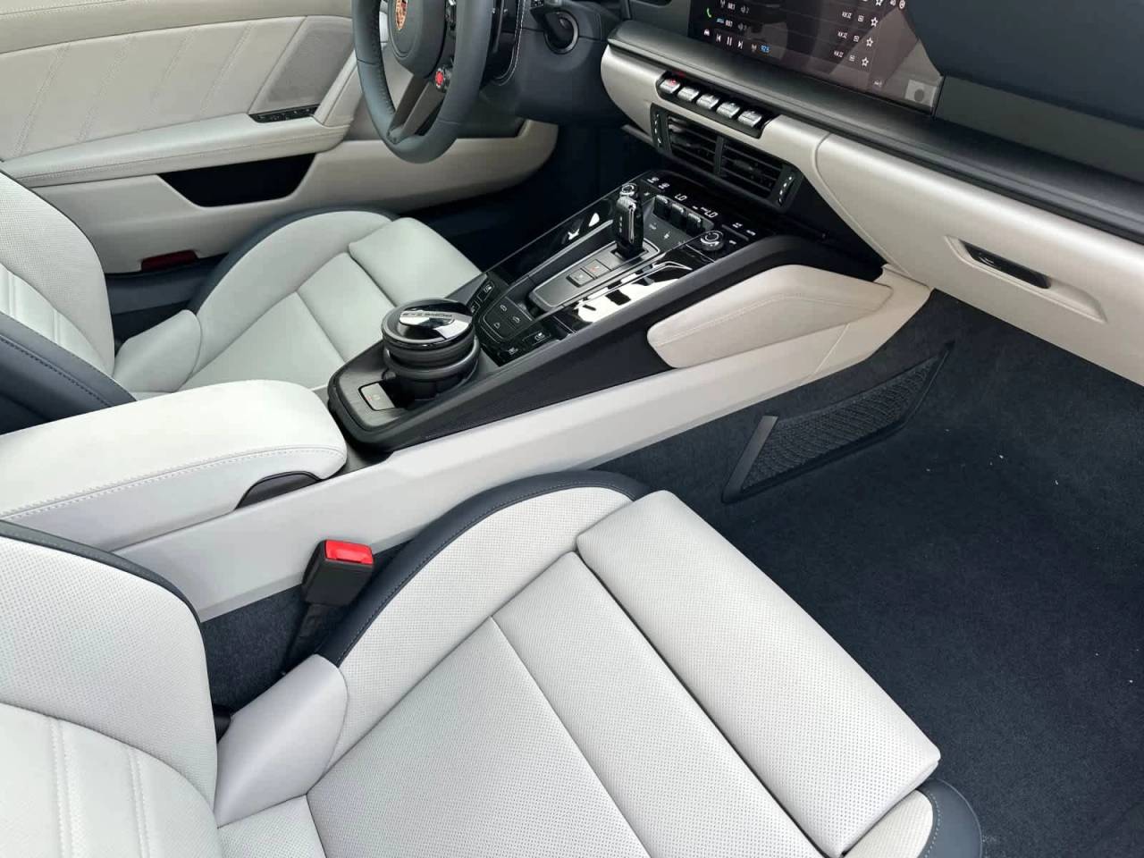 2026 Porsche 911 Carrera 4 GTS