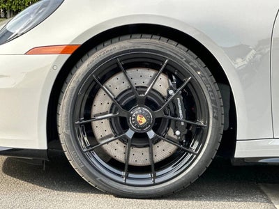 2026 Porsche 911 Carrera 4 GTS