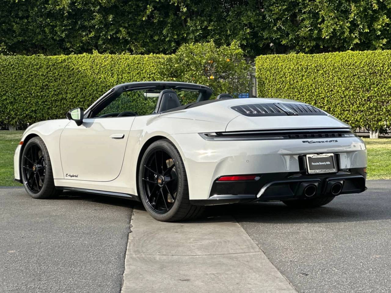 2026 Porsche 911 Carrera 4 GTS