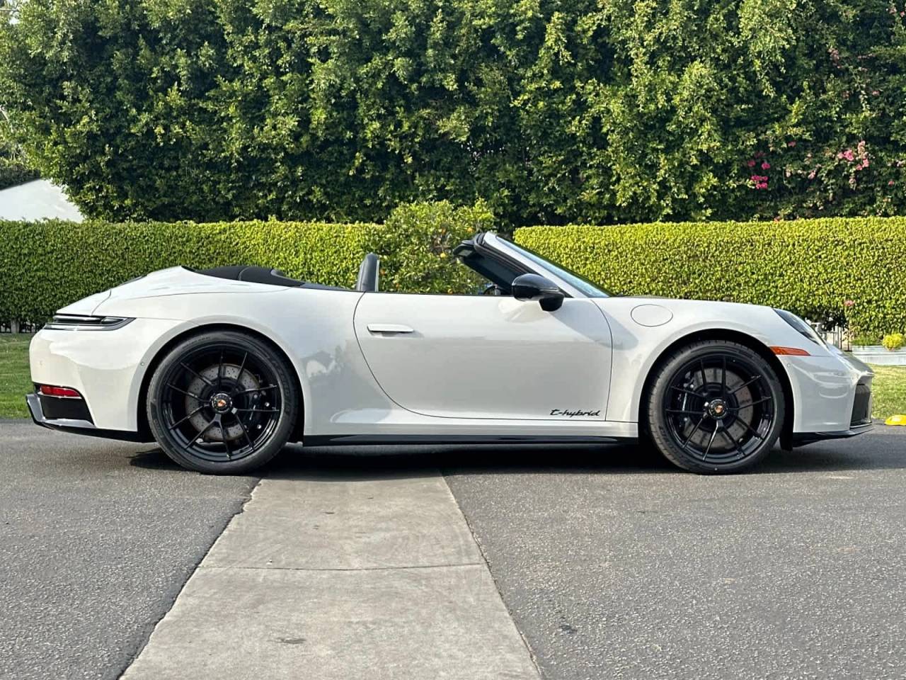 2026 Porsche 911 Carrera 4 GTS