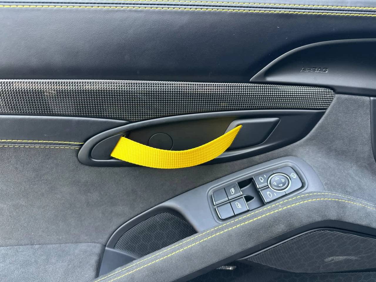 2022 Porsche 718 Spyder Roadster