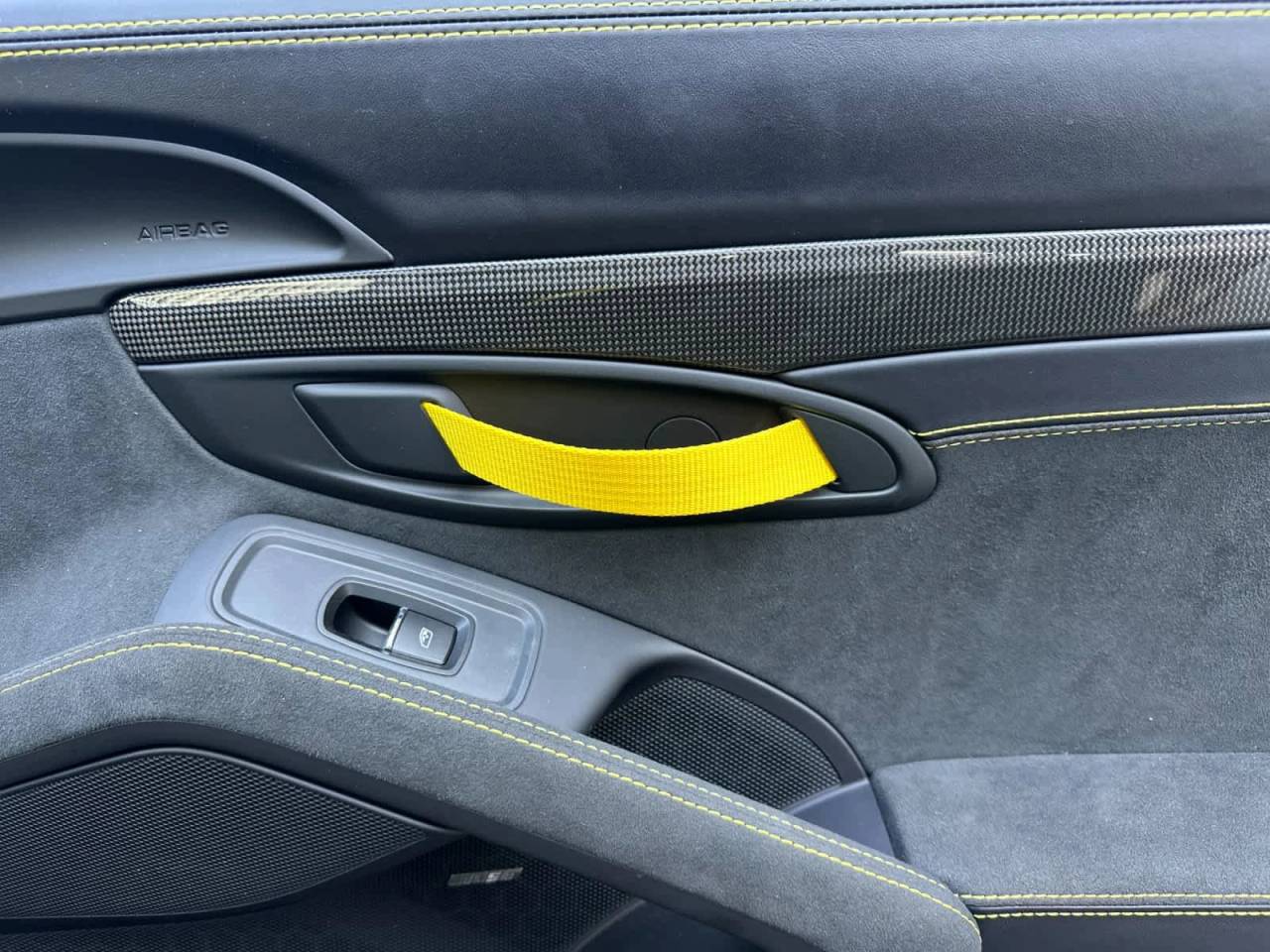 2022 Porsche 718 Spyder Roadster