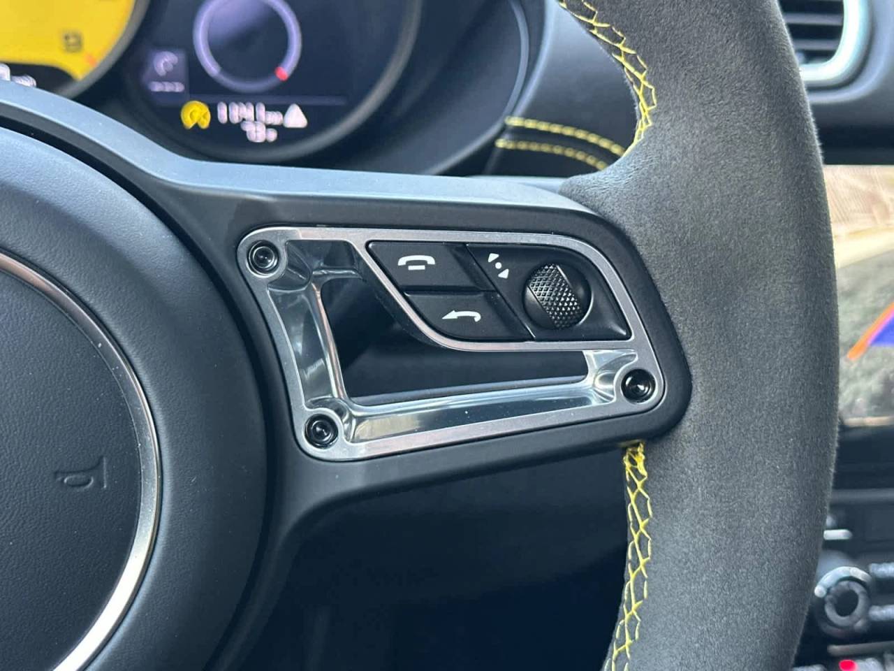 2022 Porsche 718 Spyder Roadster