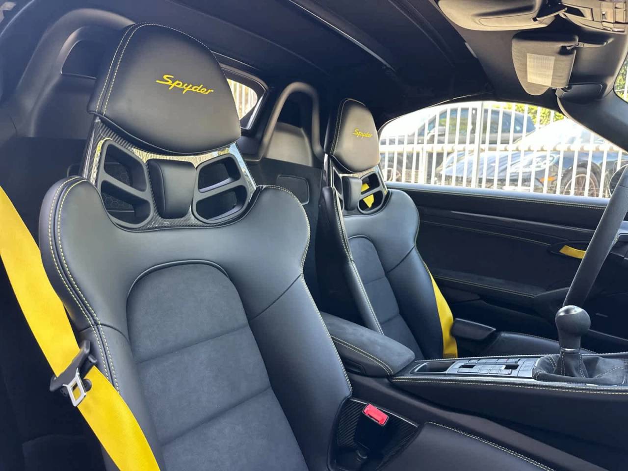 2022 Porsche 718 Spyder Roadster