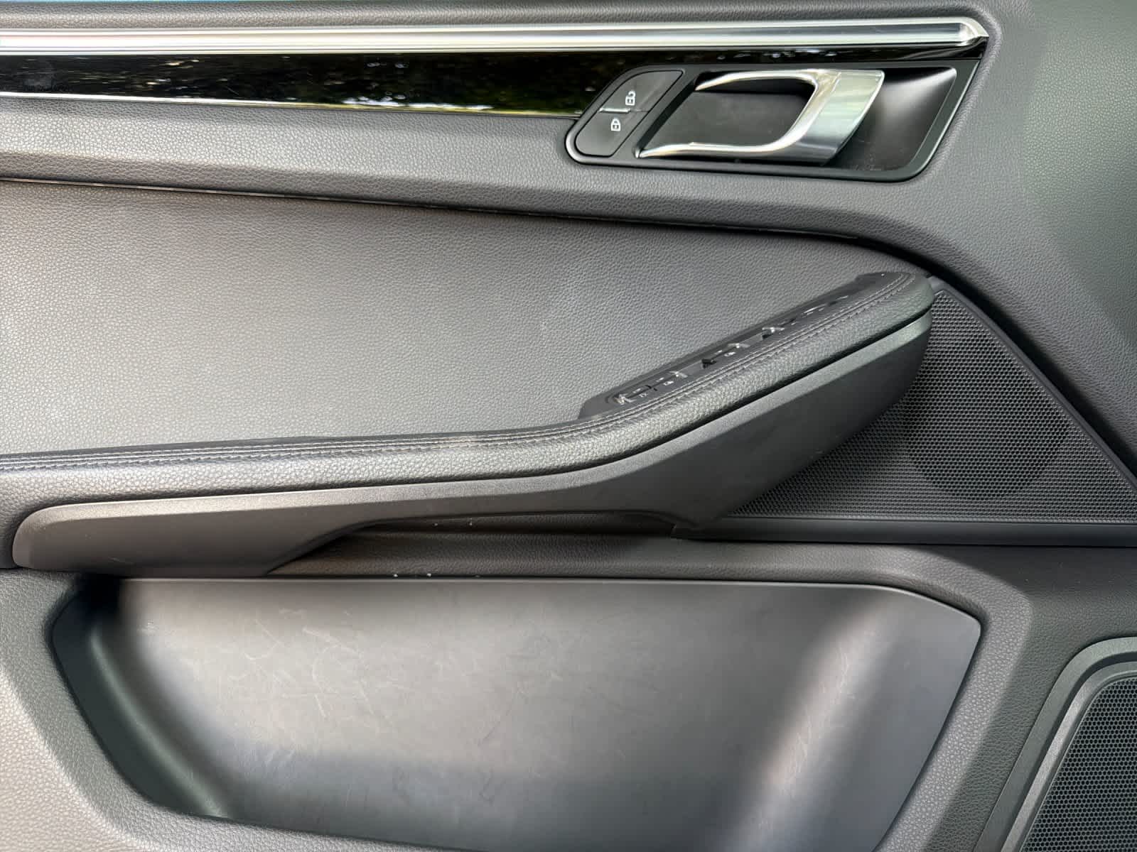 2023 Porsche Macan Macan (MY23)
