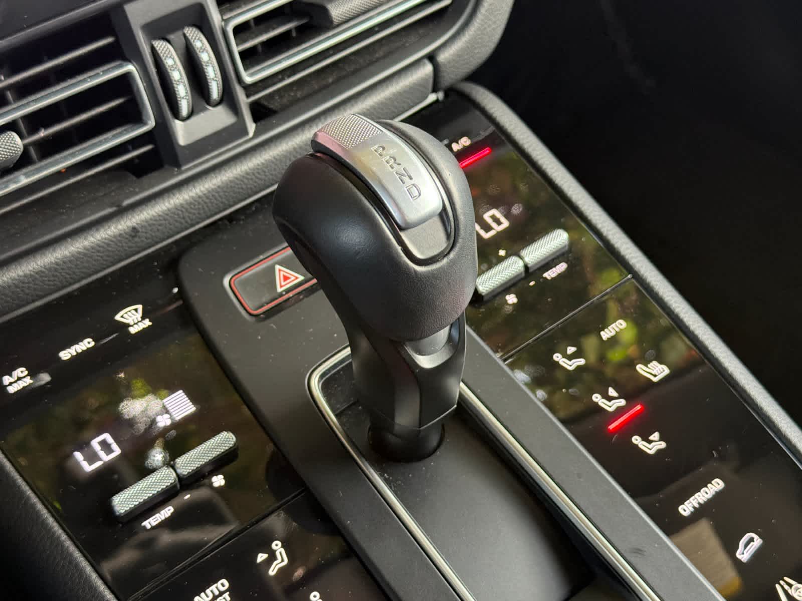2023 Porsche Macan Macan (MY23)