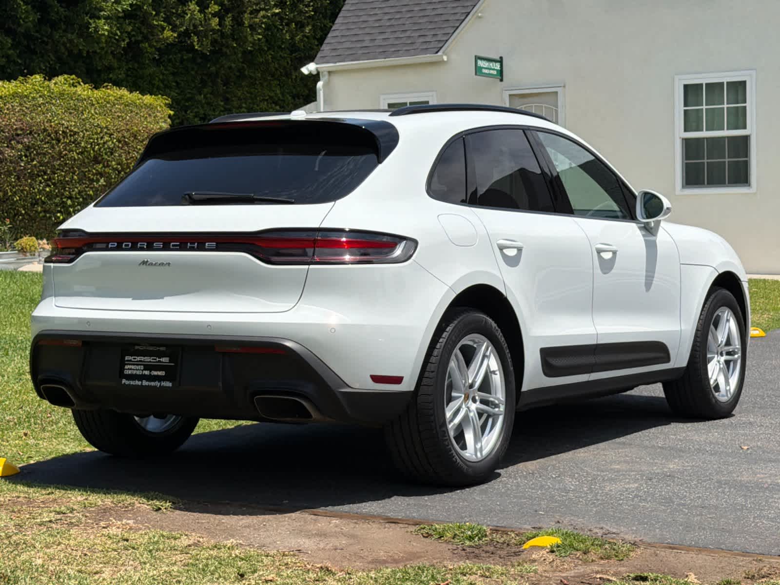 2023 Porsche Macan Macan (MY23)