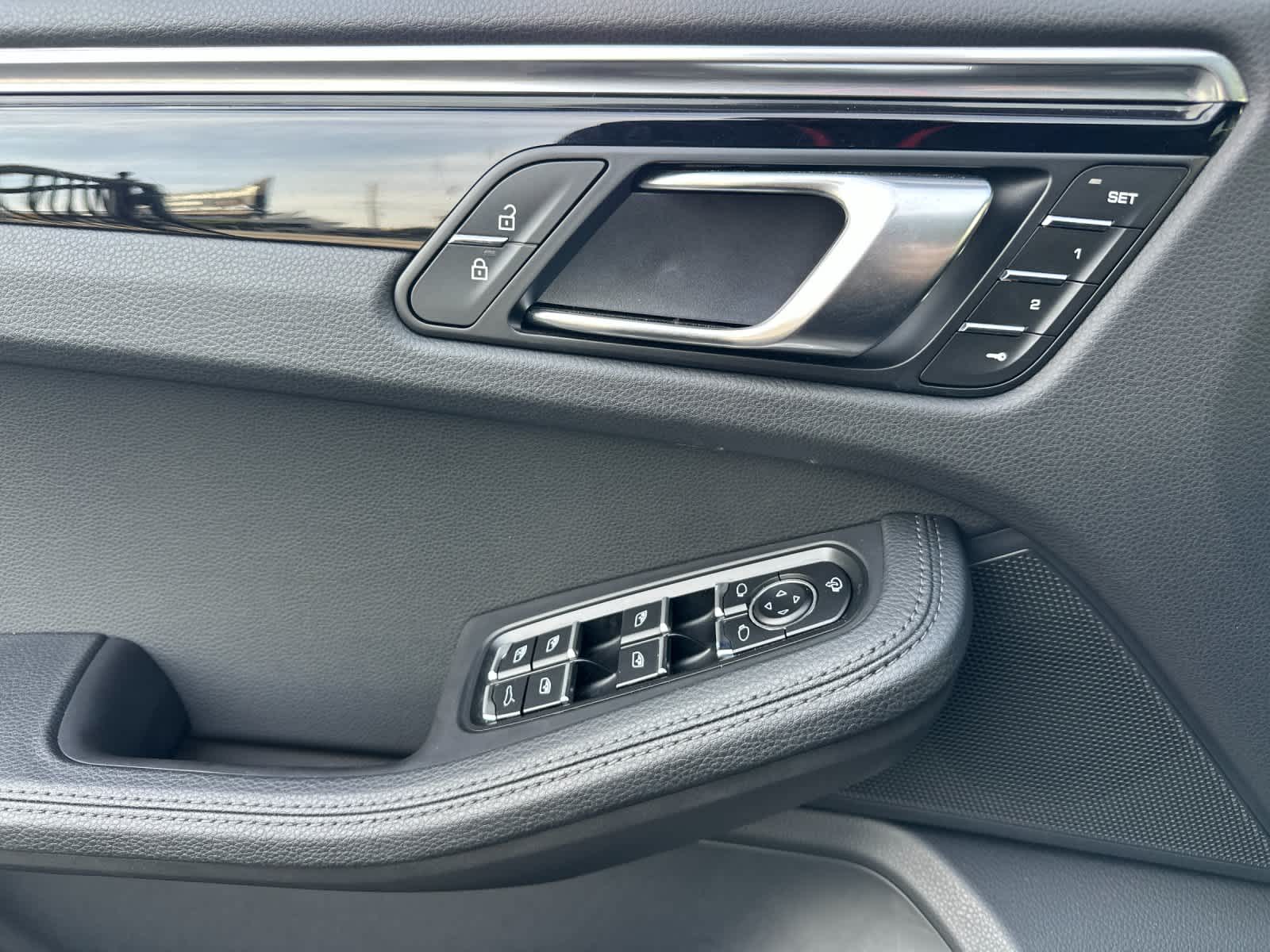 2024 Porsche Macan AWD