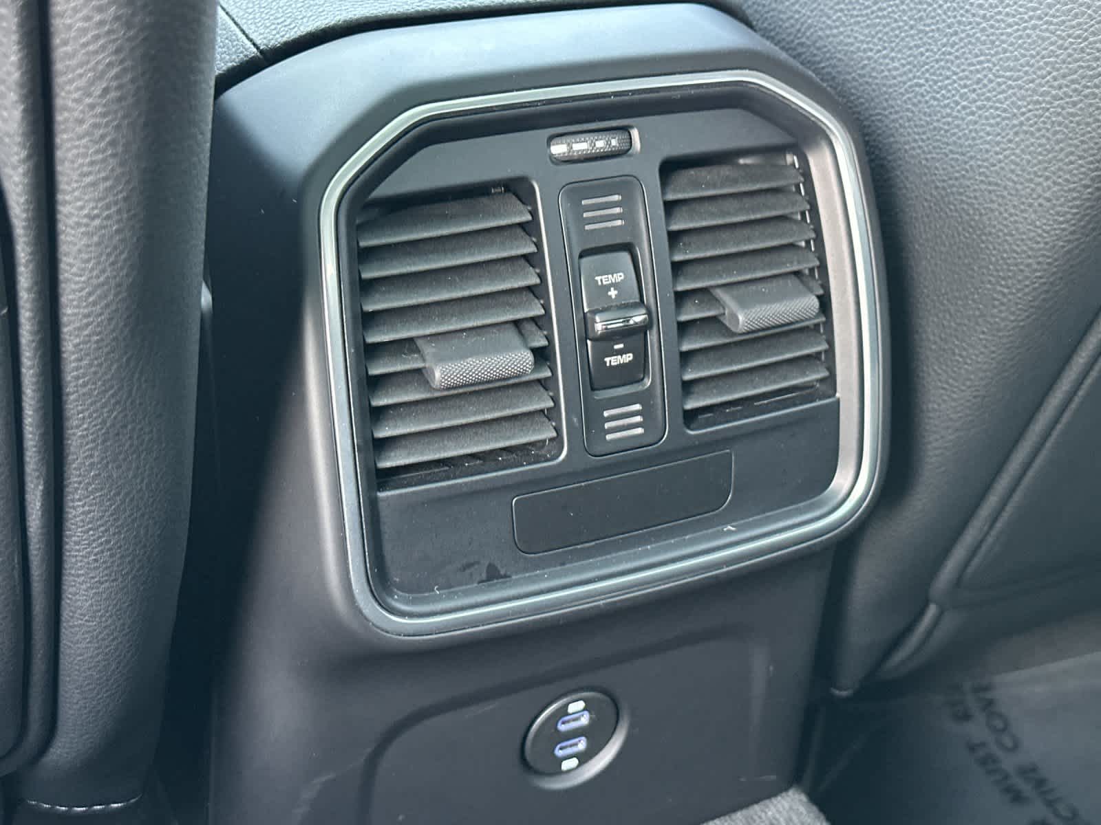 2024 Porsche Macan AWD