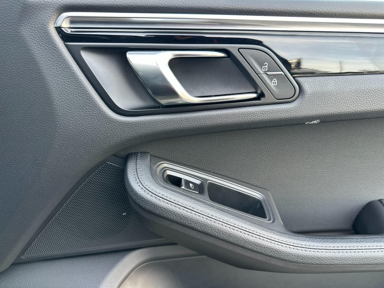 2024 Porsche Macan AWD