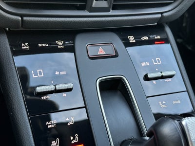 2024 Porsche Macan AWD