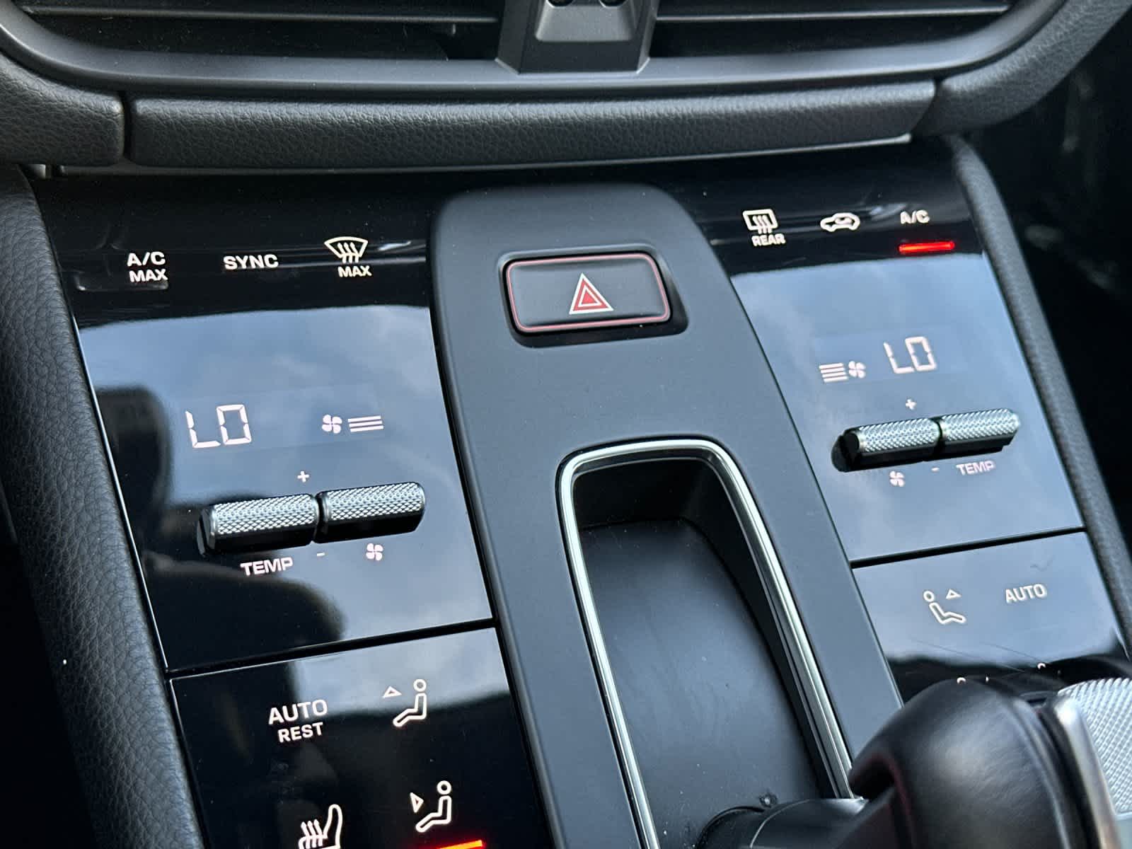 2024 Porsche Macan AWD