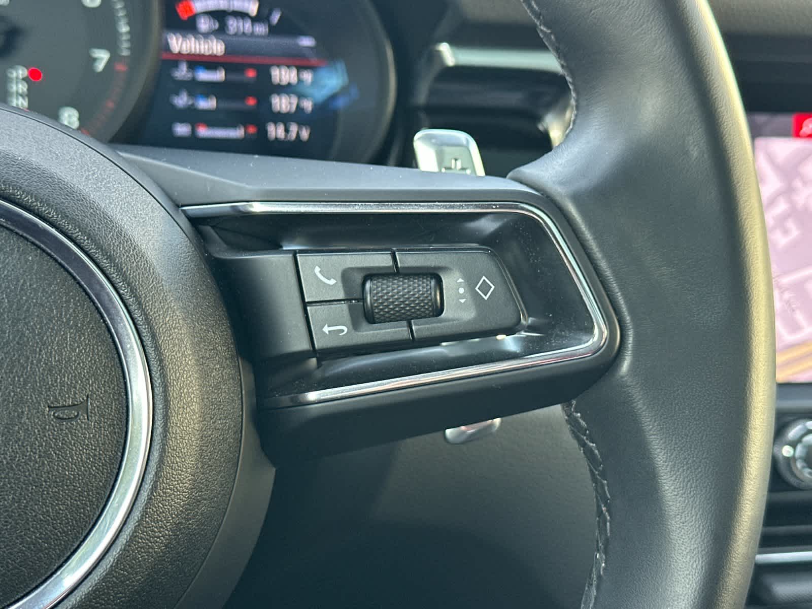 2024 Porsche Macan AWD