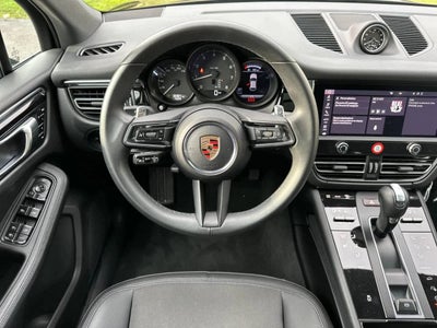 2025 Porsche Macan AWD