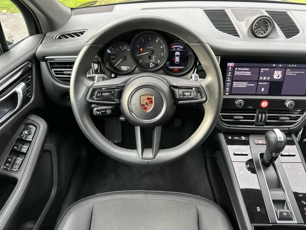 2025 Porsche Macan AWD