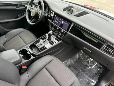 2025 Porsche Macan AWD