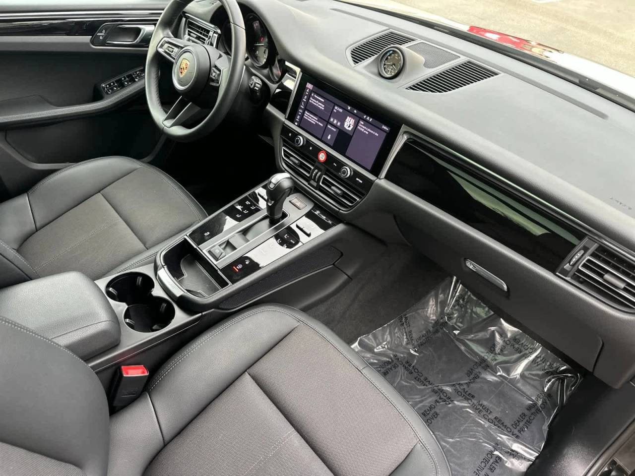 2025 Porsche Macan AWD