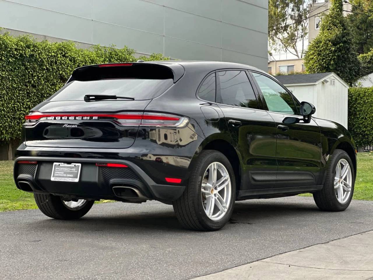 2025 Porsche Macan AWD