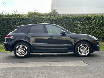 2025 Porsche Macan AWD