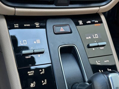 2025 Porsche Macan AWD