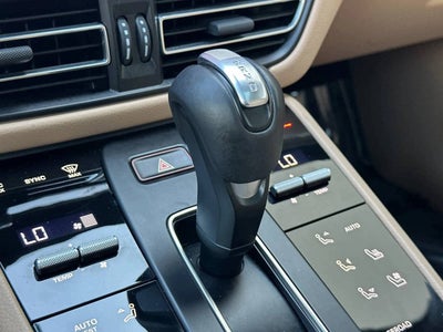 2025 Porsche Macan AWD