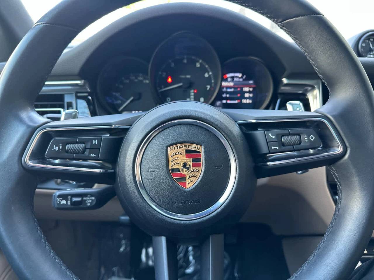 2025 Porsche Macan AWD