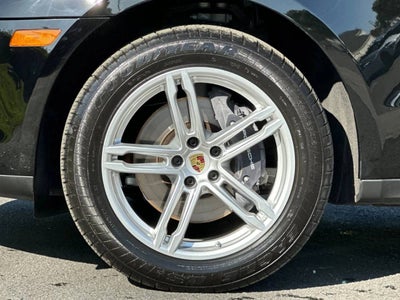 2025 Porsche Macan AWD