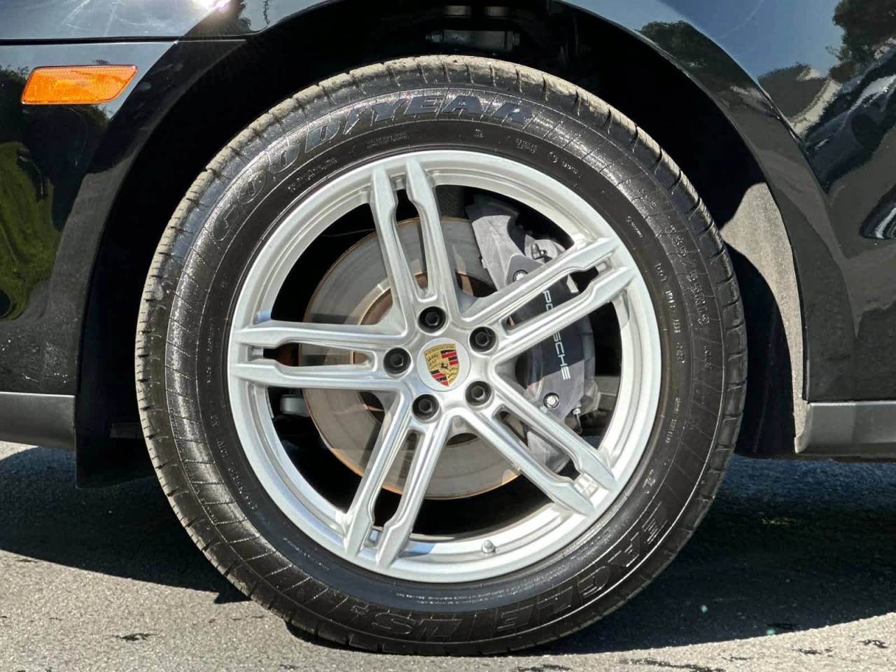 2025 Porsche Macan AWD