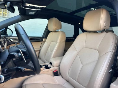 2025 Porsche Macan AWD