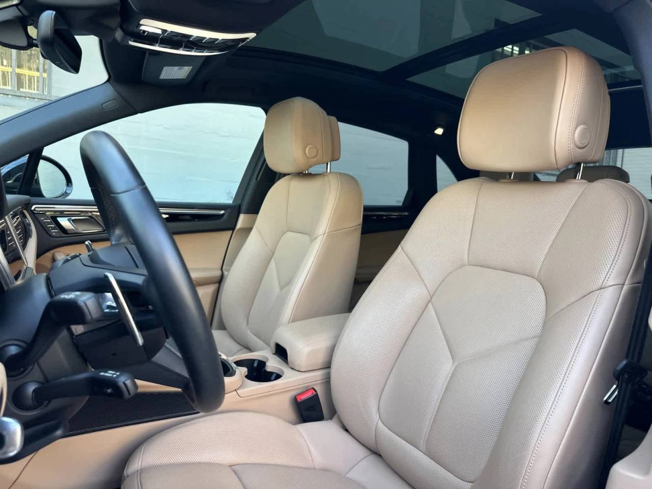 2025 Porsche Macan AWD