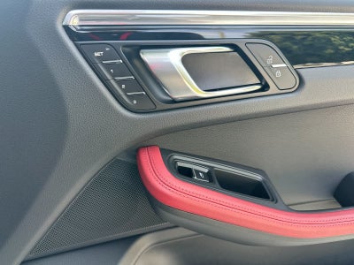 2025 Porsche Macan Macan